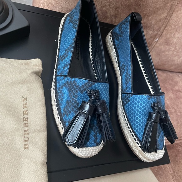 Burberry Mineral Blue Snake Print Tasseled Espadrilles Size 38 - Picture 4 of 12